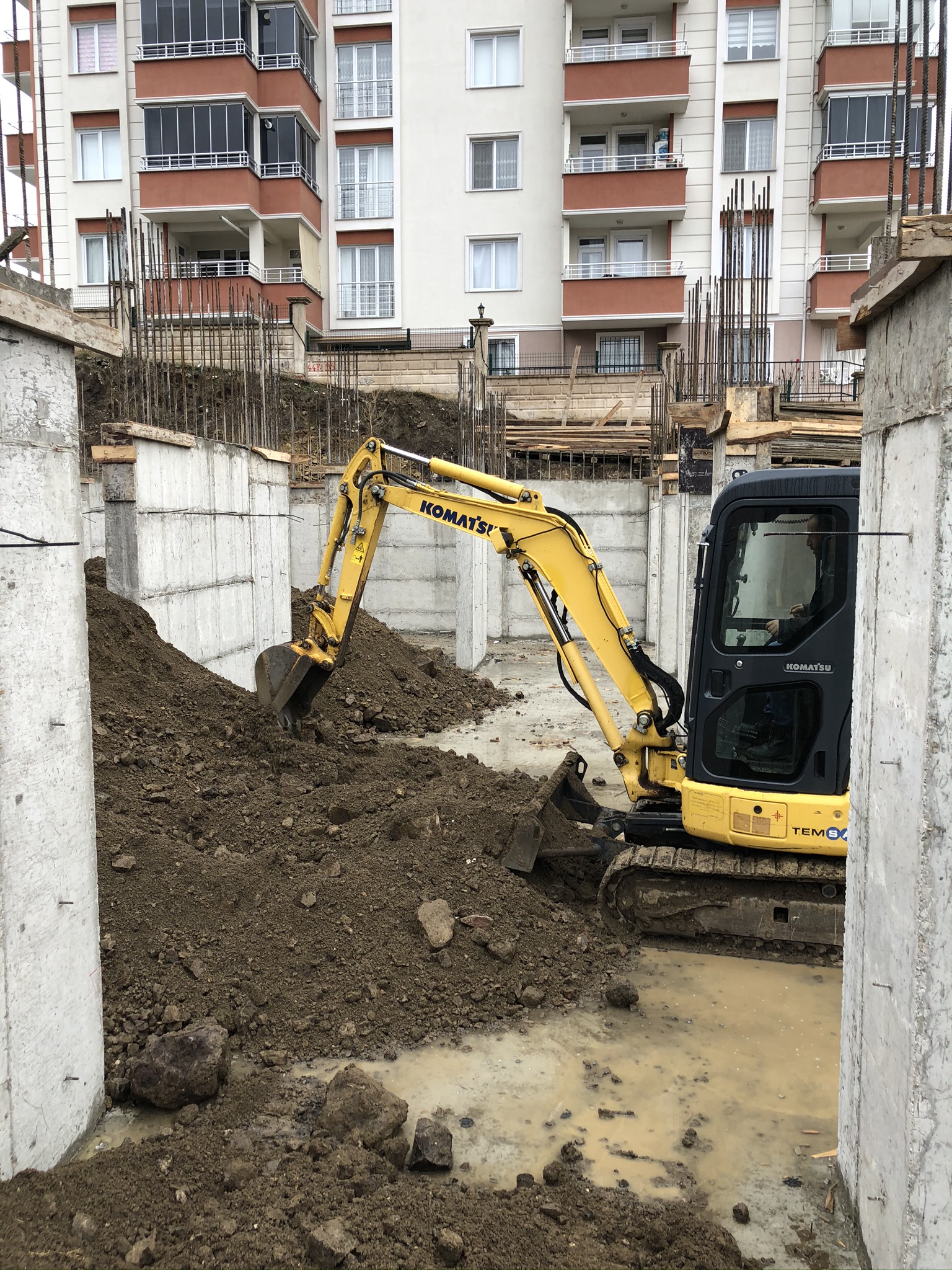 BİNA İ&Ccedil;İ TABAN DOLGU SERİMİ