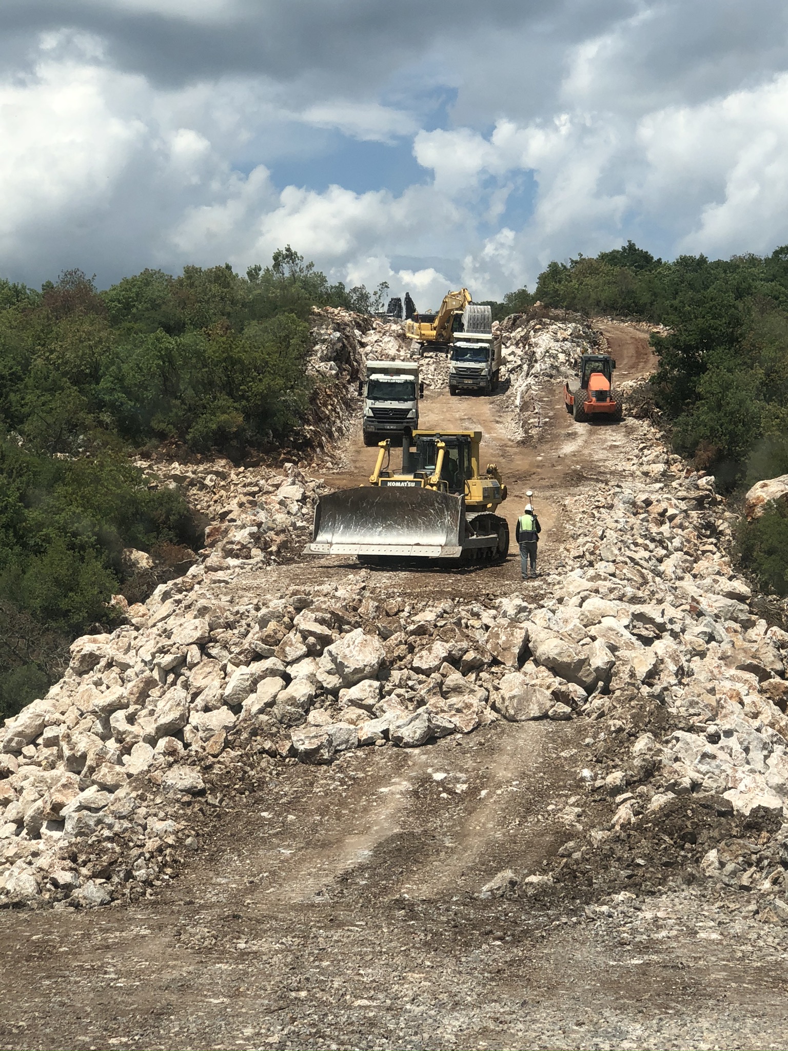 RES PREOJESİ SAHA İ&Ccedil;İ YOL DOLGU SERGİSİ